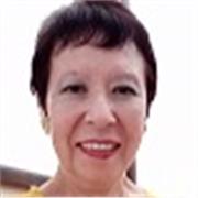 Profesora de inglés ofrece clases en línea a jóvenes y adultos
